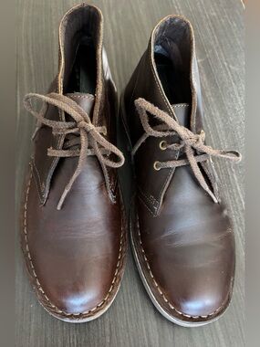 CLARKS WOMEN'S ACRE BRIDGE DESERT BOOTS 8